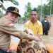 Gubernur Al Haris Minta Satgas Penanganan Banjir Perhatikan Pangan dan Kesehatan Warga di Penampungan. (Foto : ist)
