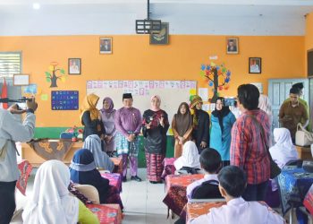 Sri Purwaningsih Tinjau SDN 212 dan 206 Pastikan KBM Kondusif. (Foto : ist)