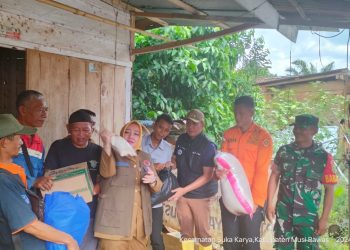 KKKS Pertamina EP Pendopo Field Bantu Korban Banjir di Kabupaten Musi Rawas. (Foto : ist)