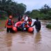 Tim SAR gabungan cari seorang warga yang hanyut saat mandi di lokasi banjir tepi Sungai Batanghari. (Foto : ist)