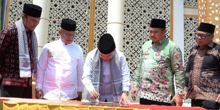 Gubernur Al Haris Resmikan Masjid Baiturrahim Rantau Keloyang Bungo. (Foto : ist)