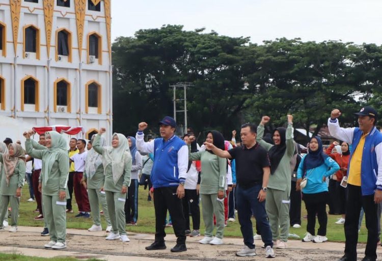 Gubernur Al Haris Ikuti Senam Merangin Sehat yang Digelar Mukti. (Foto : ist)