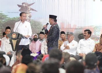 Warga Wonosobo Dapat Sertipikat Tanah Bonus Sepeda dari Presiden. (Foto : ist)