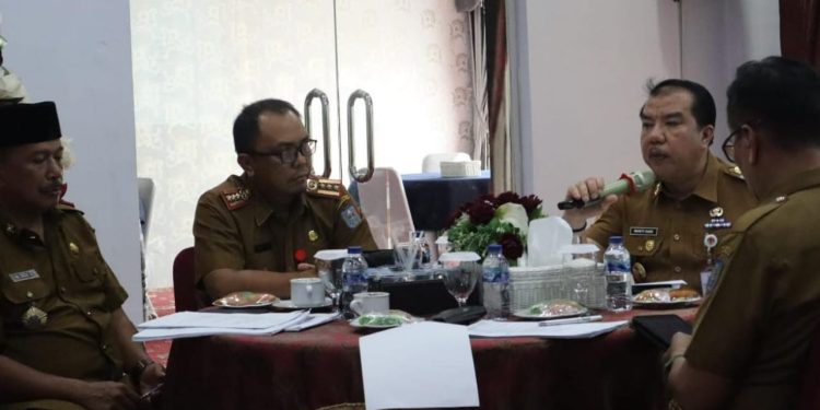 Mukti pimpin Rakor Persiapan Penyusunan LKj Triwulan II. (Foto : ist)
