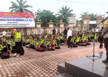 Wakapolda Jambi Minta Minta Personel Pengamanan TPS Polres Batanghari Jalankan Tugas dengan Baik. (Foto : Rolan - sinarjambi.com)