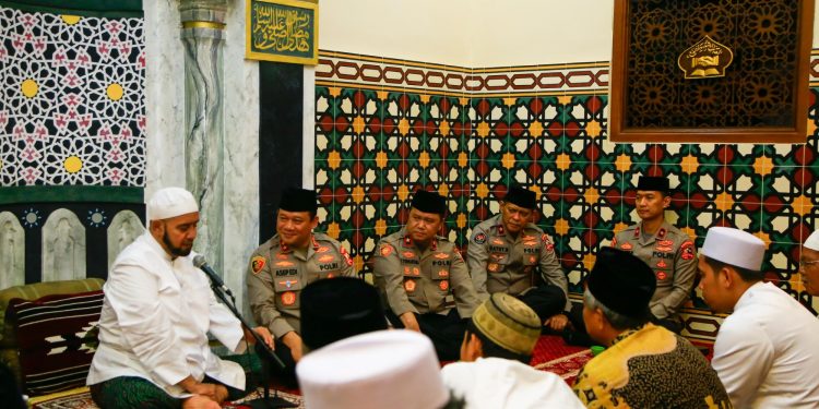 Di Depan Jamaah Habib Syech, Kaops NCS Polri Serukan Jaga Pemilu 2024 Aman dan Damai. (Foto : ist)