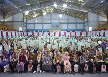 Antusiasme Masyarakat Kabupaten Bandung Terima Sertipikat Tanah dari Presiden RI. (Foto : ist)