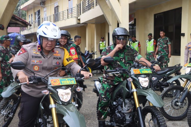 Wakapolda Jambi Bersama Kasrem Gapu Pimpin Apel Patroli Skala Besar Pemilu 2024 di Bungo. (Foto : ist)