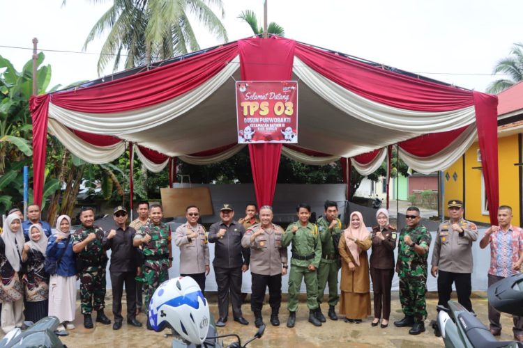 Wakapolda Jambi di TPS 03 Dusun Purwo Bakti. (Foto : ist)