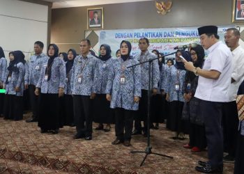 Mukti Kukuhkan Pengurus DPC IPeKB Merangin. (Foto : ist)