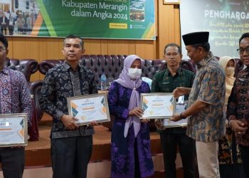 Diskominfo Merangin raih penghargaan. (Foto : ist)