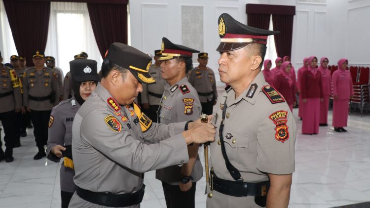 Kapolresta Jambi Pimpin Upacara Sertijab Kapolsek Jambi Timur. (Foto : ist)