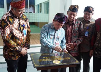 Gubernur Al Haris Resmikan Studio Multipurpose LPP RRI Jambi. (Foto : ist)