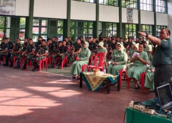 Prajurit Yonif Ksatria Jaya diberi penyuluhan hukum. (Foto : ist)