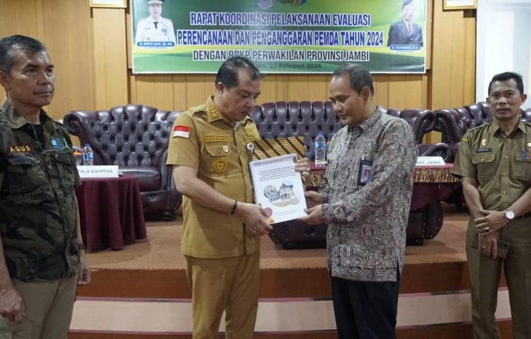 Pj Bupati Buka Rakor Evran Pemkab Merangin 2024. (Foto : ist)