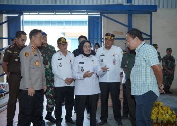 Pastikan Stok Aman, Pj Wali Kota Jambi Kunjungi Gudang Bulog dan Gudang Sri Murti. (Foto : ist)