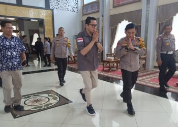 Kapolda - Wakapolda Jambi Lepas Keberangkatan Komisi III DPR RI di Bandara. (Foto : Rolan - sinarjambi.com)