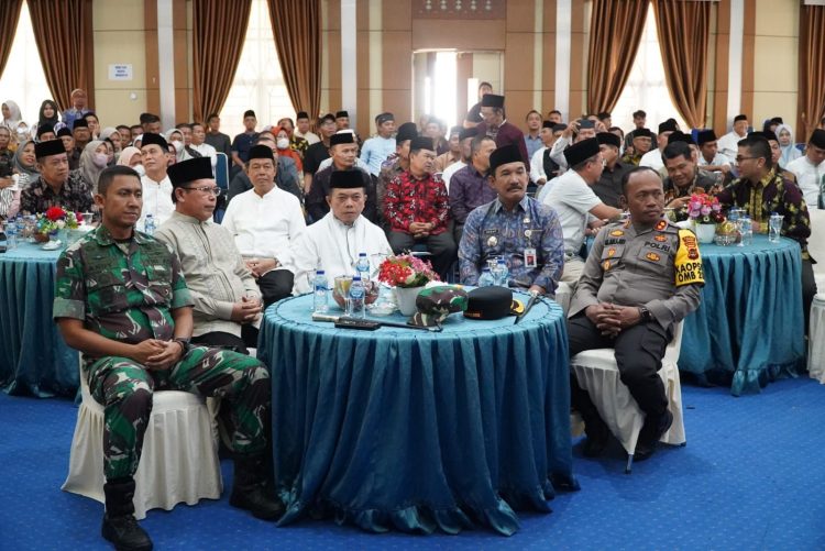 Gubernur Al Haris Silaturahmi Buka Puasa Bersama Masyarakat Sungai Penuh Serta Teken Beberapa MoU. (Foto : ist)