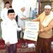 Gubernur Al Haris Serahkan Bantuan Rp 270 Juta untuk Masjid dan Musholla. (Foto : ist)