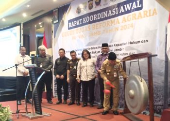 Gubernur Al Haris Buka Rakor Awal GTRA Provinsi Jambi Tahun 2024. (Foto : ist)