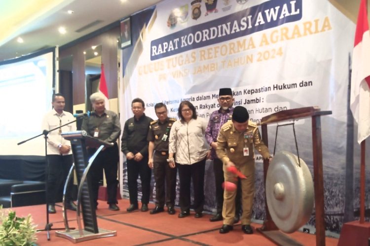 Gubernur Al Haris Buka Rakor Awal GTRA Provinsi Jambi Tahun 2024. (Foto : ist)