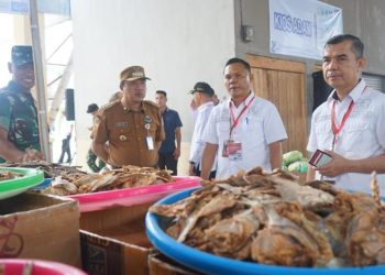 Beberapa Jam Sebelum Jokowi Tiba, Mukti Kembali Pantau Pasar Rakyat. (Foto : ist)