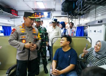 Kapolri Pastikan Pemudik Terlayani dengan Baik Saat Tinjau Stasiun Pasar Senen. (Foto : ist)