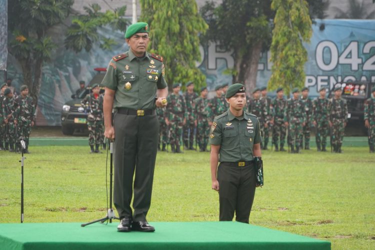 Korem Gapu Gelar Upacara Bendera 17-an Bulanan, Ini Penekanan Panglima TNI. (Foto : ist)