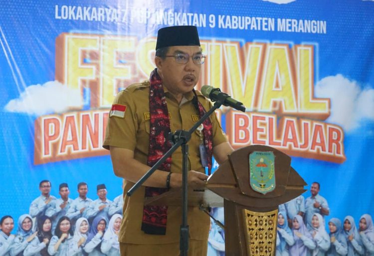 Mukti: Guru Pembentuk Karekter Generasi Bangsa. (Foto : ist)