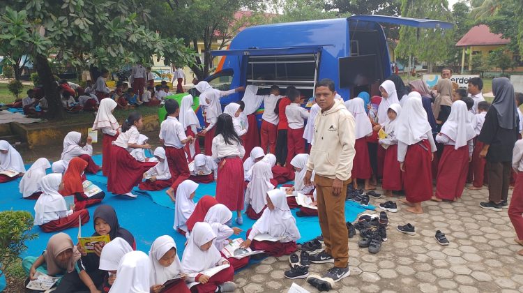 Mobil Pusling Sambangi SDN 194/VI Tambang Emas I. (Foto : ist)