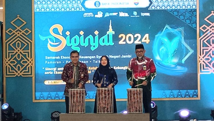 Hesnidar Haris, Sudirman dan Warsono membuka Siginjai 2024. (Foto : Rolan - sinarjambi.com)