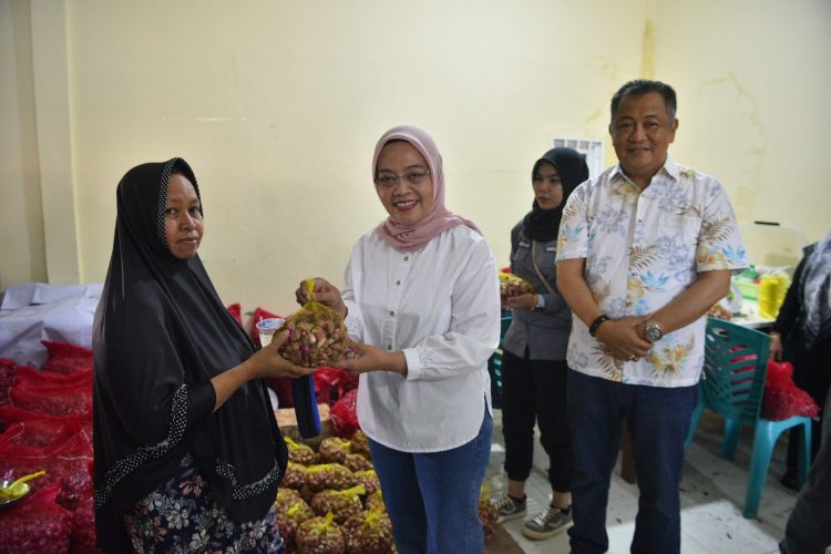 Intervensi Masif, Pemkot Jambi Sukses Turunkan Harga Bawang Merah. (Foto : ist)