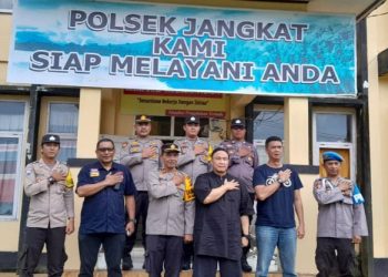 Wakapolda Jambi Sapa Personel di Polsek Jangkat. (Foto : ist)