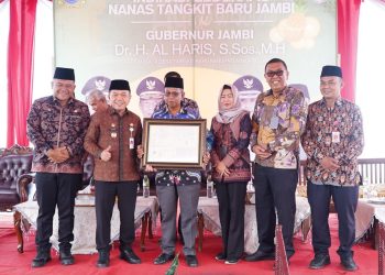Terima Sertifikat Indikasi Geografis, Komoditas Nanas Tangkit Baru Jadi yang Pertama di Indonesia. (Foto : ist)