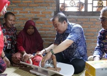 Mukti Santuni Balita Stunting di Tabir. (Foto : ist)