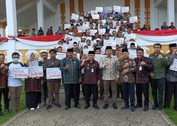 Gubernur Al Haris Bantu Ribuan Rumah Ibadah dan Lembaga Pendidikan Keagamaan. (Foto : ist)