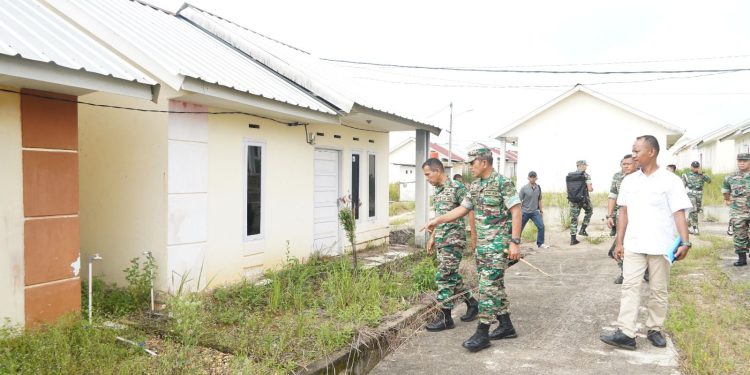 Danrem 042/Gapu Cek Kondisi Perumahan Prajurit. (Foto : ist)