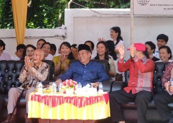 Wagub Sani Ajak Masyarakat Jambi Asal Nias Tetap Jaga Warisan Budaya Leluhur. (Foto : ist)