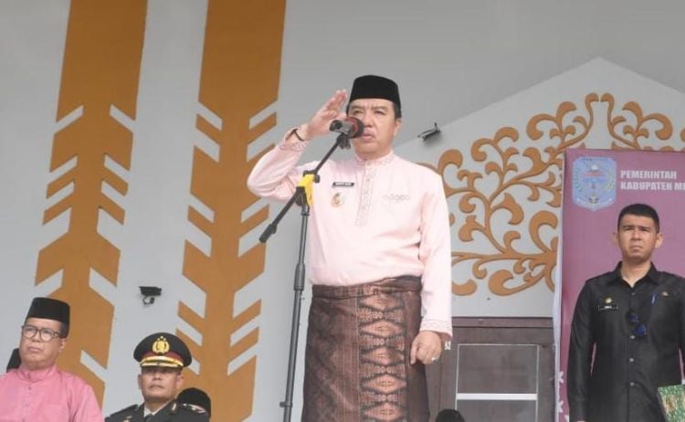 Peringati Harlah Pancasila, Mukti Bertindak Sebagai Inspektur Upacara. (Foto : ist)