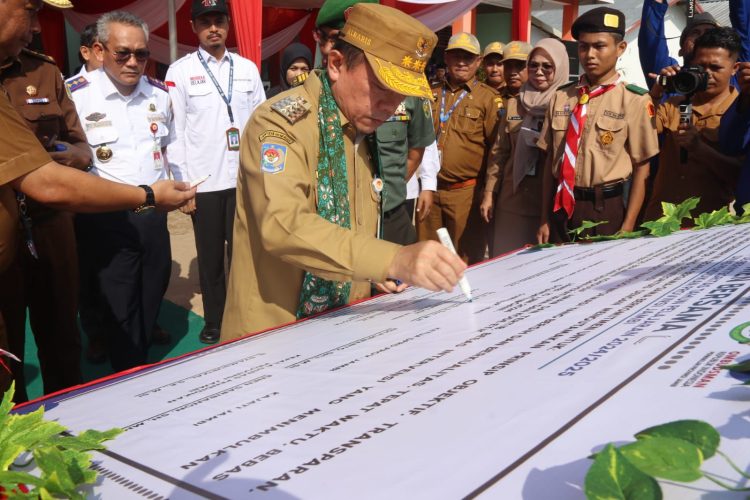 Gubernur Al Haris Tegaskan Panitia PPDB Harus Berintegritas dan Berkomitmen. (Foto : ist)