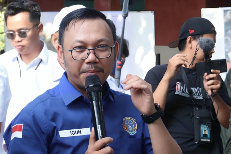 Kepala BPN Kota Depok Indra Gunawan di sela kunjungan Menteri ATR/BPN Agus Harimurti Yudhoyono (AHY) ke Tapos, Kota Depok belum lama ini. (Foto : Dok BPN)