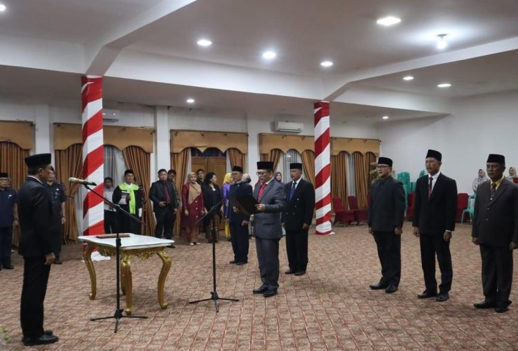 Ini Lima Pejabat Eselon II dan Dua Pejabat Fungsional Merangin yang Dilantik Malam Ini. (Foto : Yazdi - sinarjambi.com)