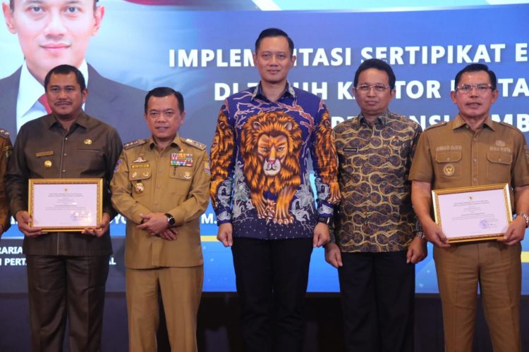 Di Hadapan Menteri AHY, Kepala BPN Provinsi Jambi Paparkan Implementasi Sertipikat Elektronik. (Foto : ist)