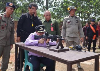Menembak, Mukti Kenai Dua Sasaran dari Tujuh Target. (Foto : ist)