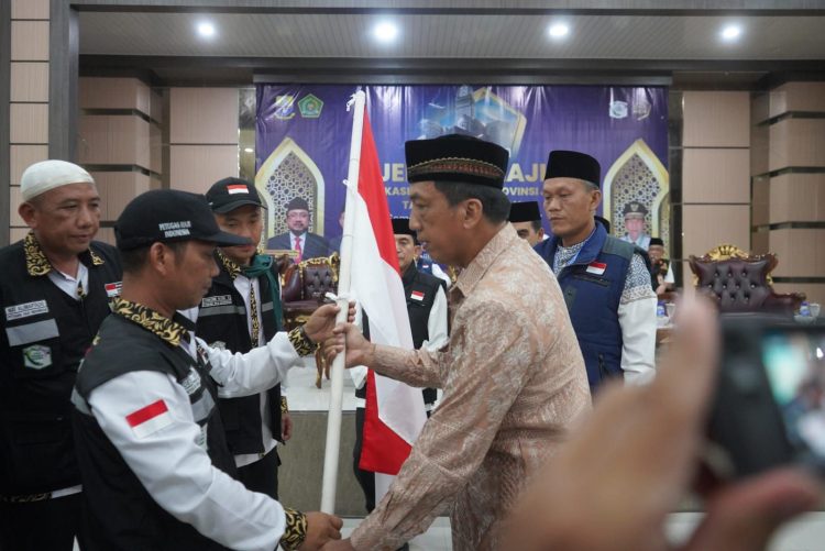 Kepada Jemaah Haji Kloter BTH 22 yang Tiba di Jambi, Gubernur : Insya Allah Menjadi Haji Mabrur. (Foto : ist)