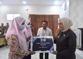 Negara Hadir, Pj Wali Kota Jambi Bersama Kemensos Pulangkan Belasan Eks Pekerja Seksual. (Foto : ist)