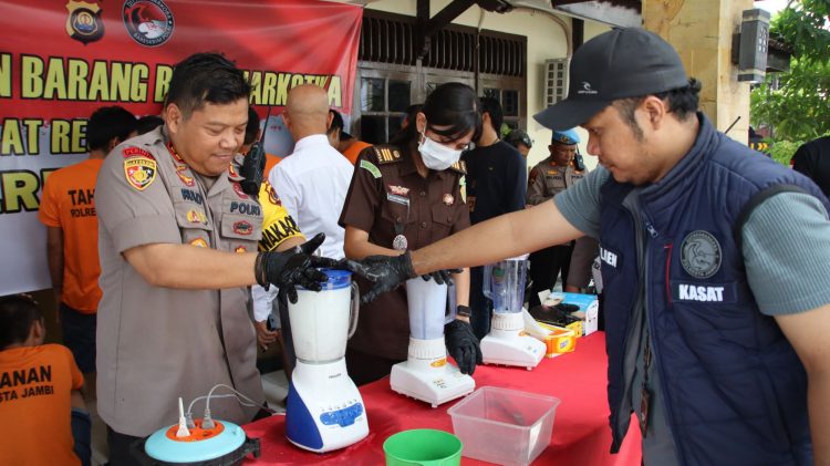 Satresnarkoba Polresta Jambi Musnahkan Barang Bukti Narkotika. (Foto : ist)