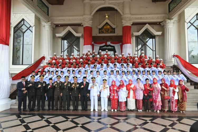 Ikuti Upacara HUT Ke-79 RI, Kapolda Jambi Harap Rakyat Indonesia Terus Pelihara Semangat Nasionalisme. (Foto : ist)