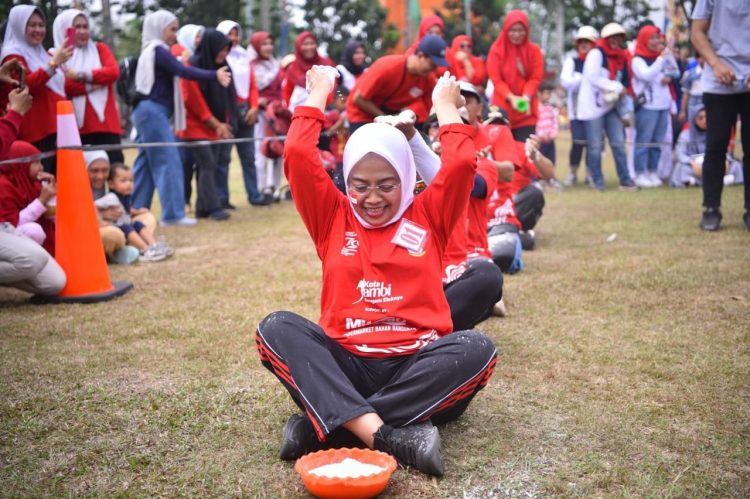 Semakin Meriah, Pj Wali Kota Jambi Buka Lomba Semarak Merah Putih. (Foto : ist)