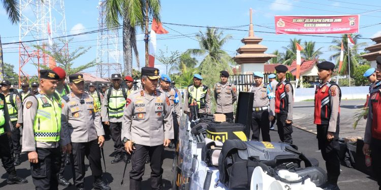 Kapolda Jambi Cek Kesiapan Personel OMP Polres Tanjabbar. (Foto : ist)